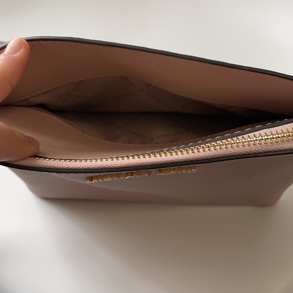Pink & gold Michael Kors crossbody bag. Used once - Picture 5 of 7